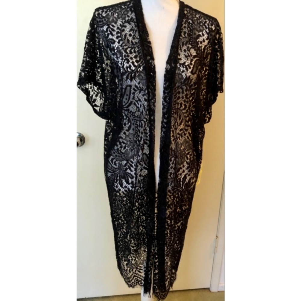 NWT. Paper + Tee Lace Midi Short Sleeve Kimono